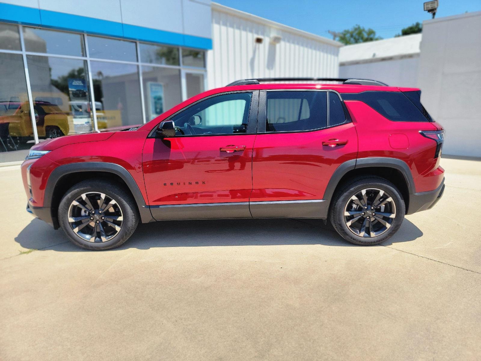 View vehicle photo 4