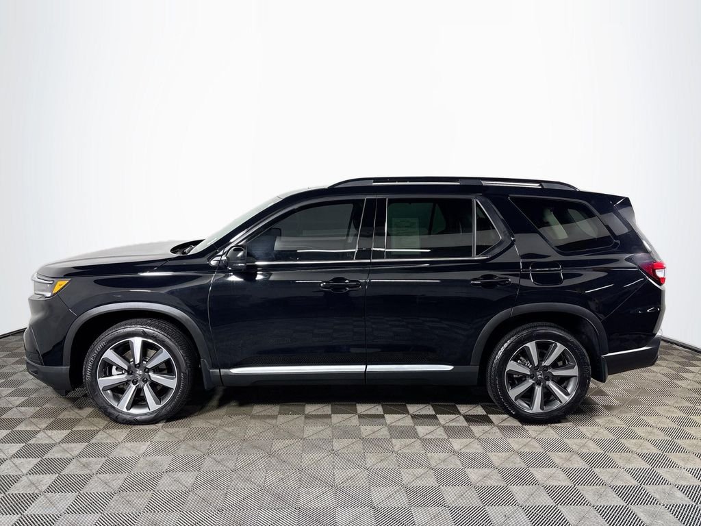 Used 2024 Crystal Black Pearl Honda Touring image 9