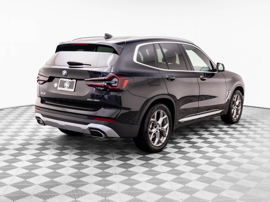 Used 2022 Black Sapphire Metallic BMW xDrive30i image 7