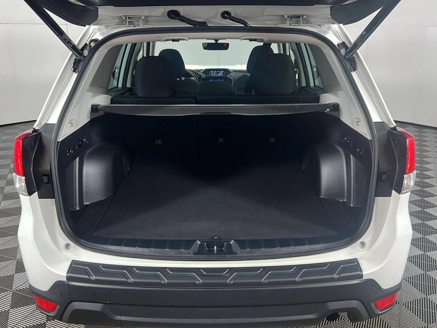 Used 2023 Crystal White Pearl Subaru Premium image 8