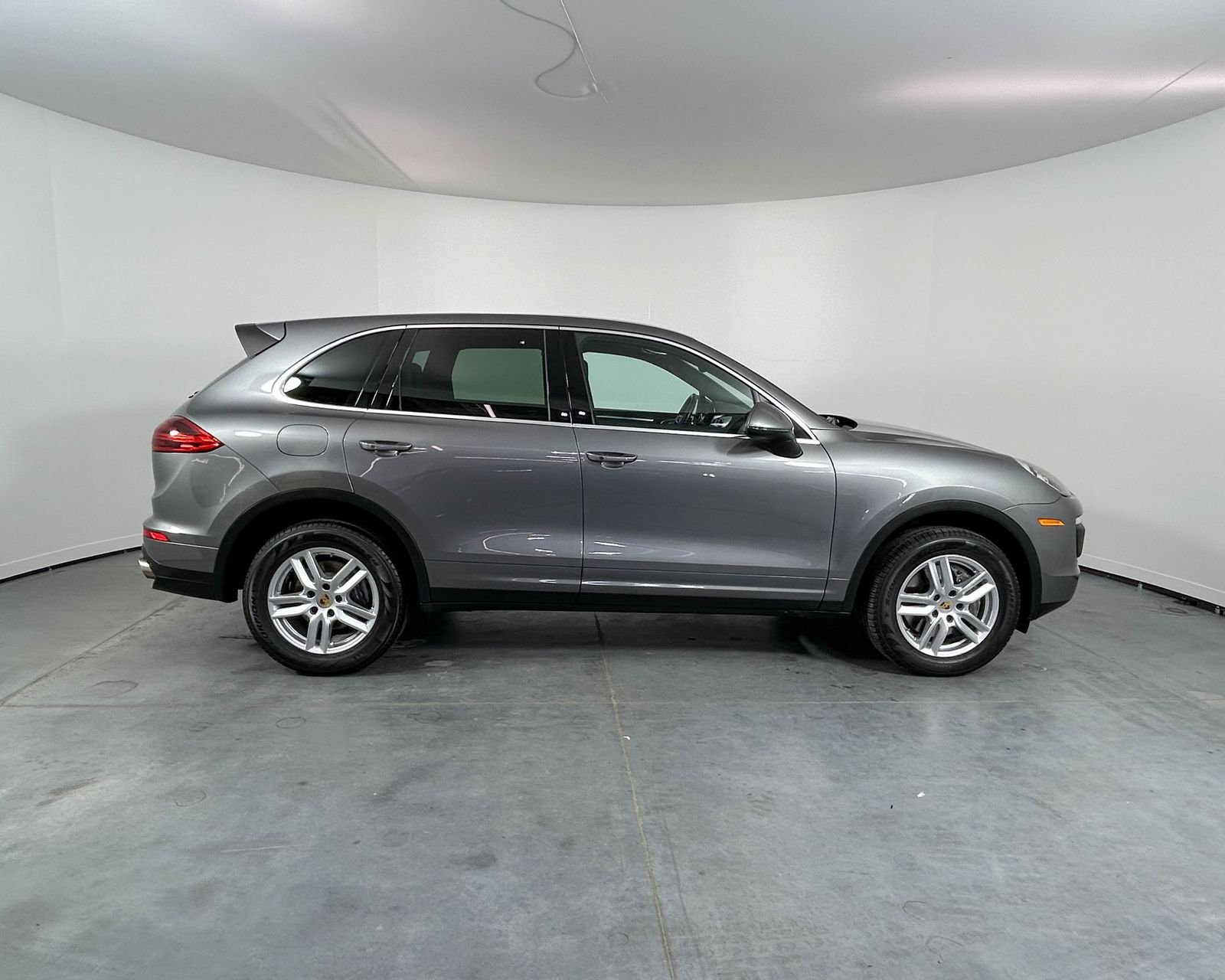 Used 2018 Gray Porsche Base image 8