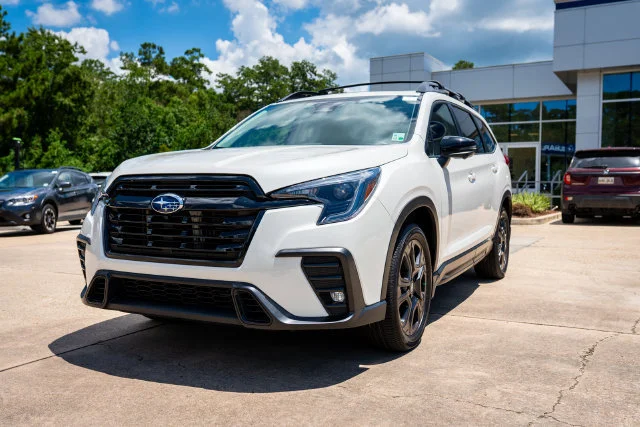 Certified Used 2023 Crystal White Pearl Subaru Onyx Edition Limited image 11