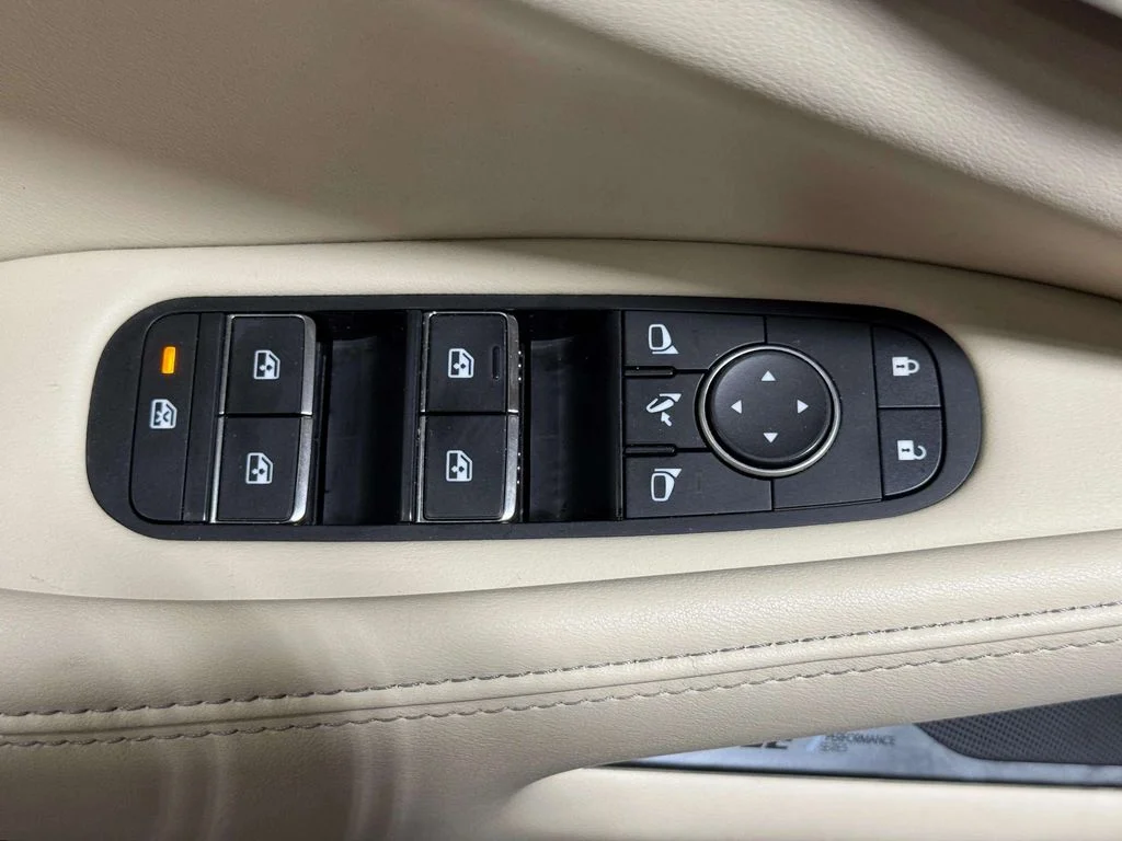 Used 2023 Mineral Black INFINITI Sensory image 19