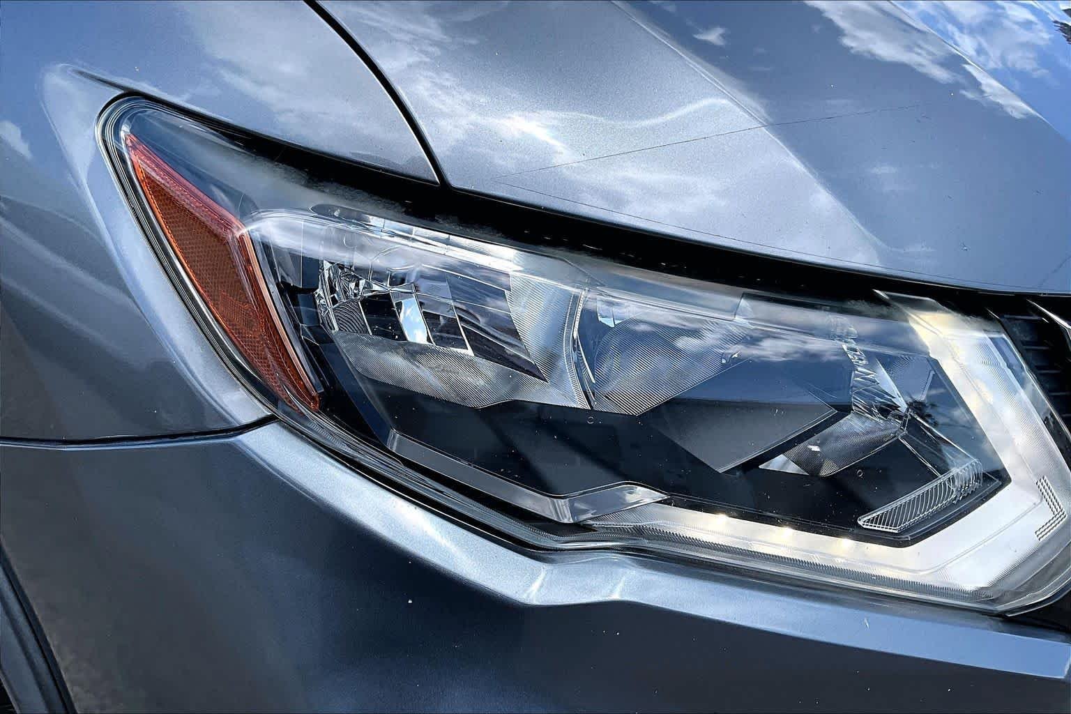Used 2020 Gun Metallic Nissan SV image 27