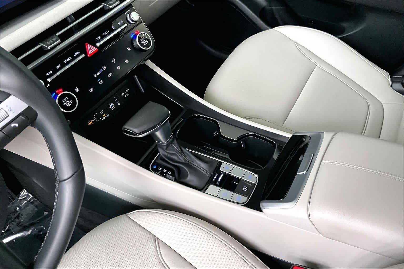 Used 2025 Rockwood Green Hyundai SEL Convenience image 15