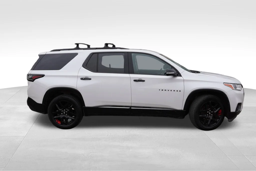 Certified Used 2019 Iridescent Pearl Tricoat Chevrolet Premier image 3