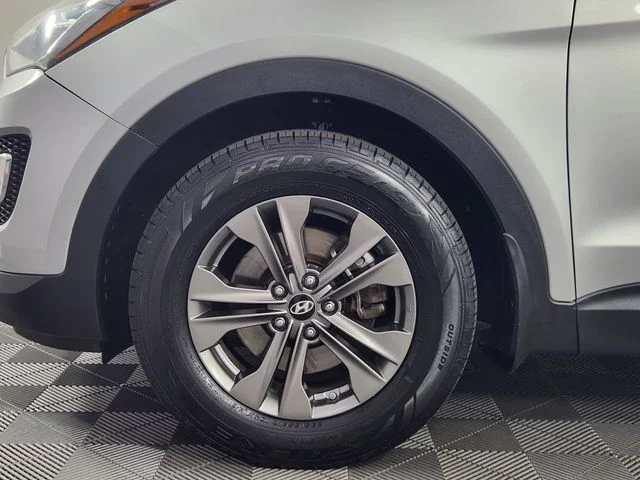 Used 2014 Silver Hyundai Base image 19