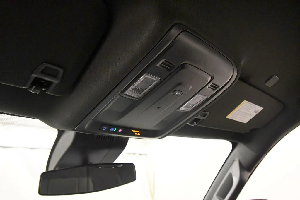 Used 2023  GMC SLE image 27