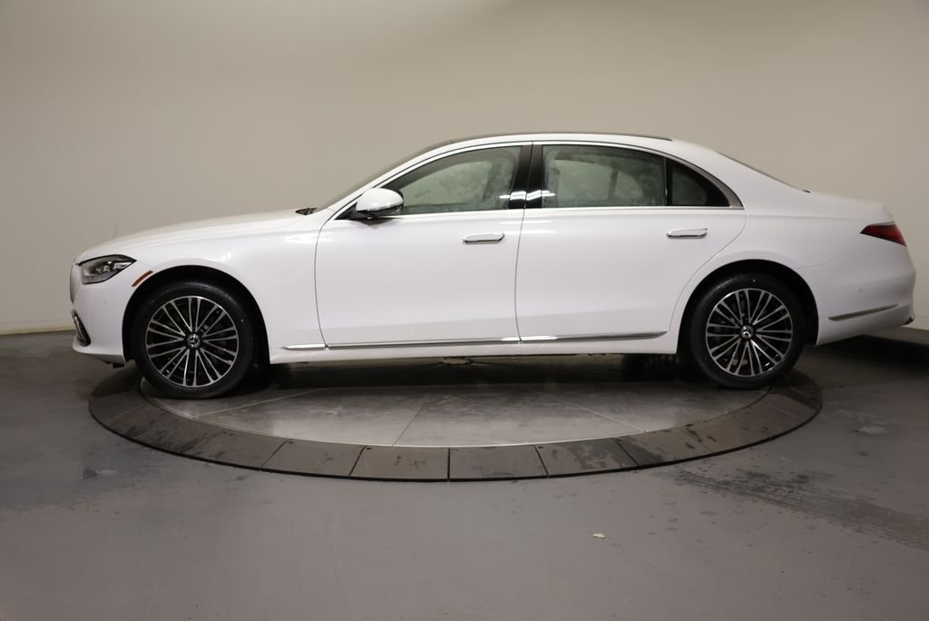 New 2026 MANUFAKTUR Moonlight White Metallic Mercedes-Benz S 580 image 4