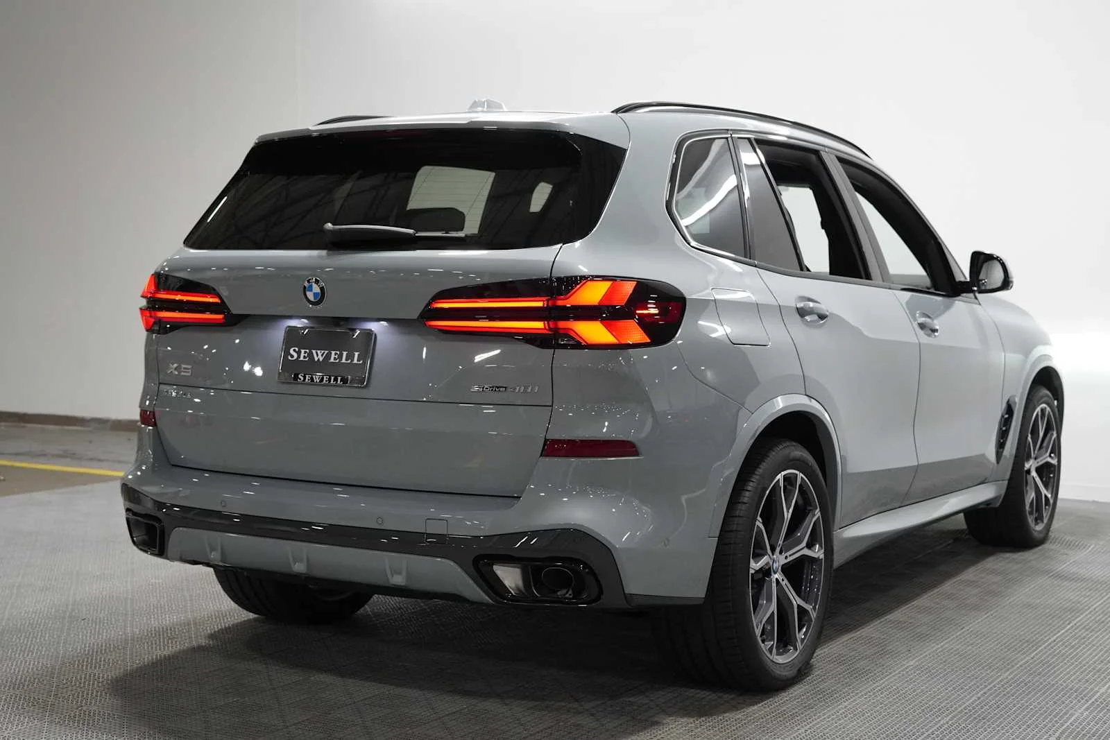 Used 2026 Brooklyn Grey Metallic BMW sDrive40i image 2