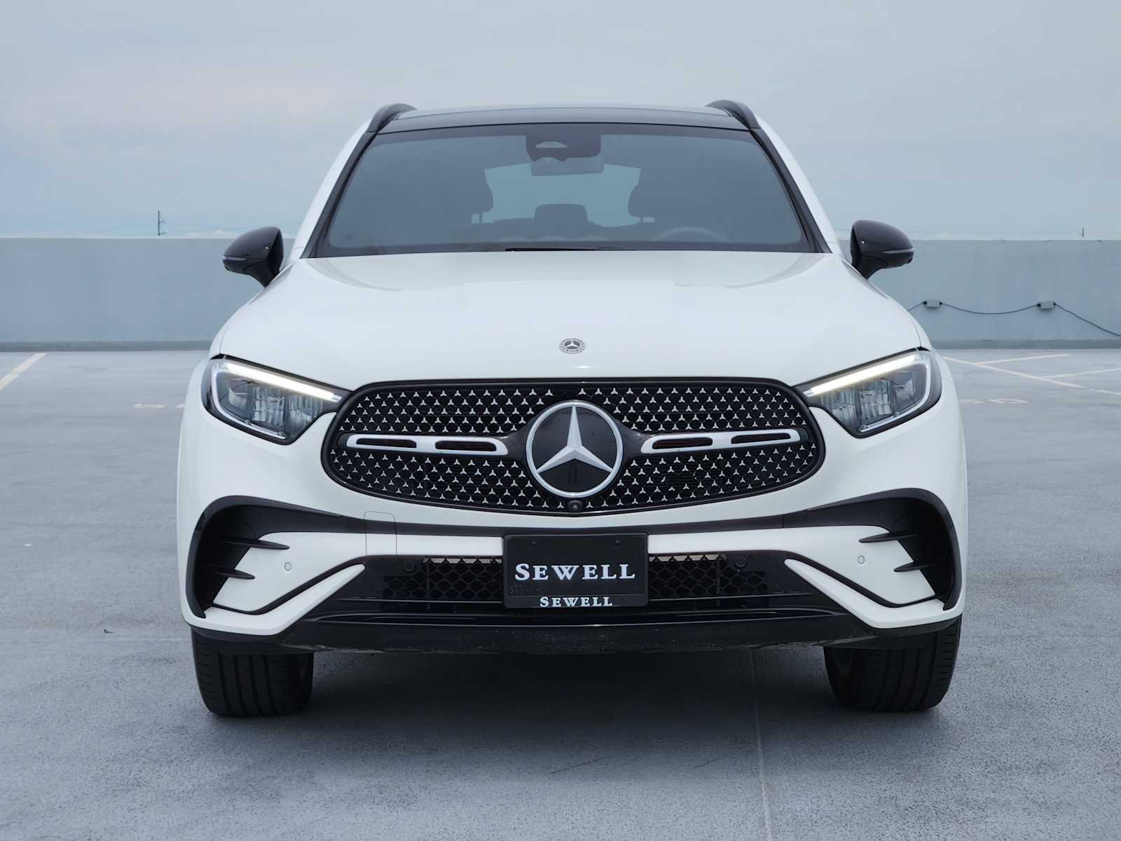 Used 2025 Polar White Mercedes-Benz GLC 300 image 2