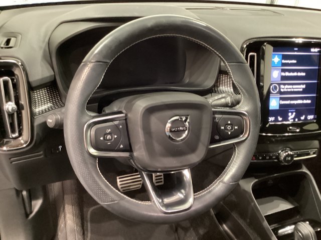 Used 2021 Blue Volvo R-Design image 25