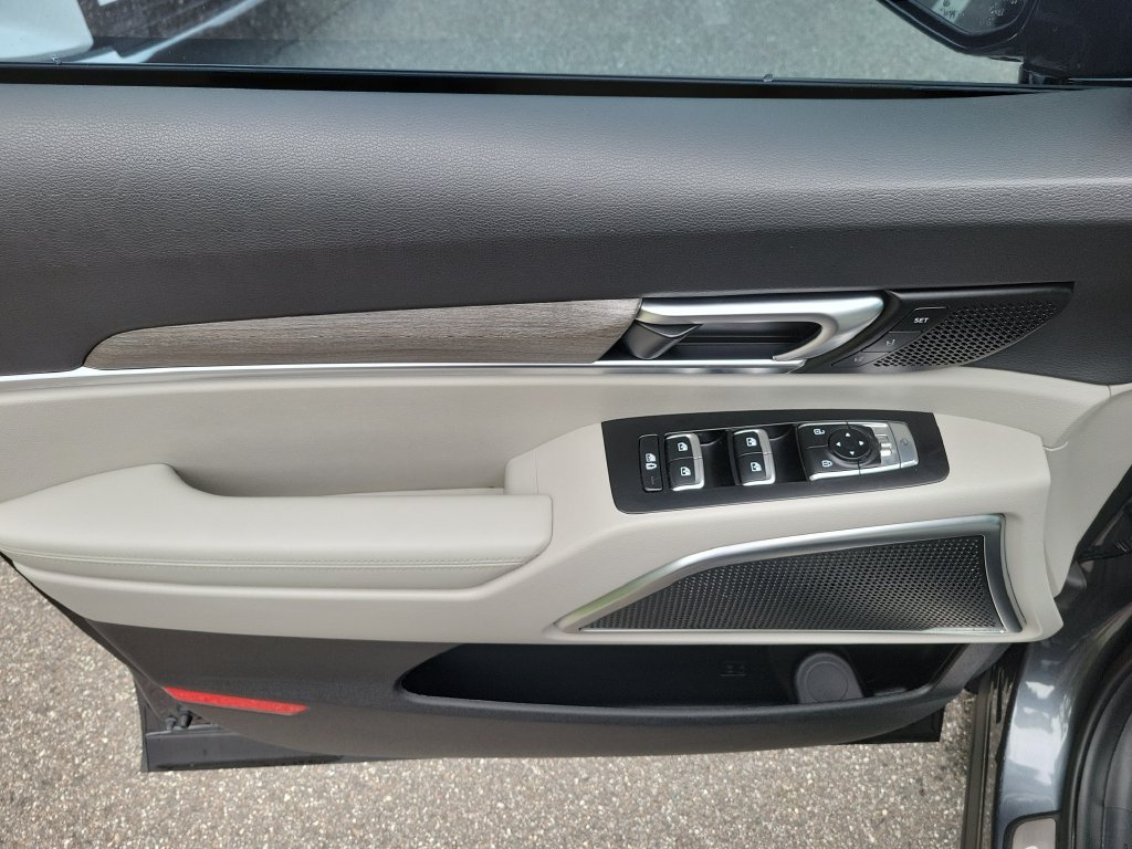 Certified Used 2022 Gravity Gray Kia SX image 22