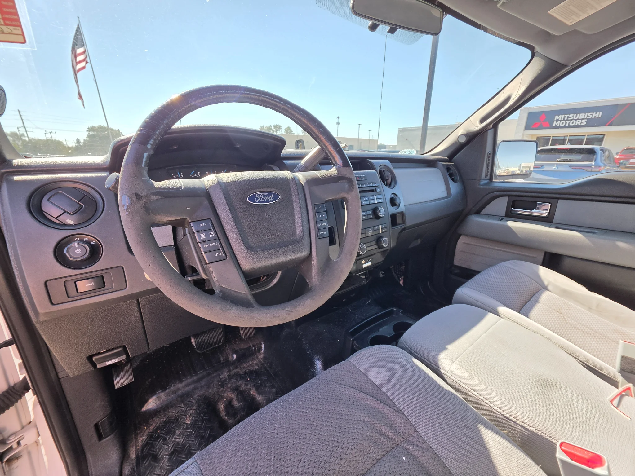 Used 2014 Oxford White Ford XL image 11