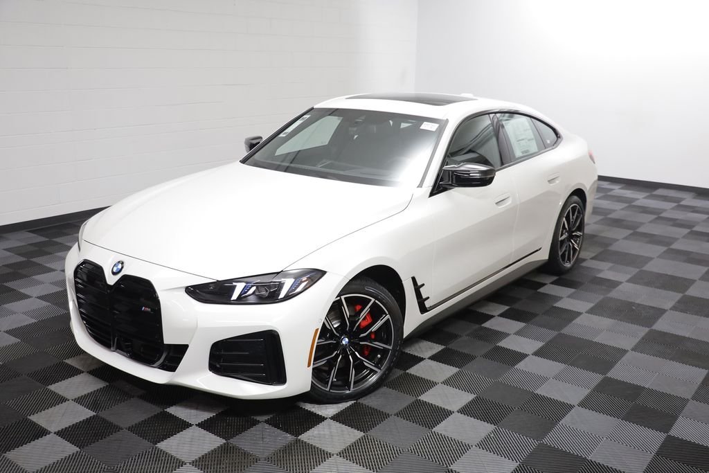 New 2026 Alpine White BMW M60 image 2