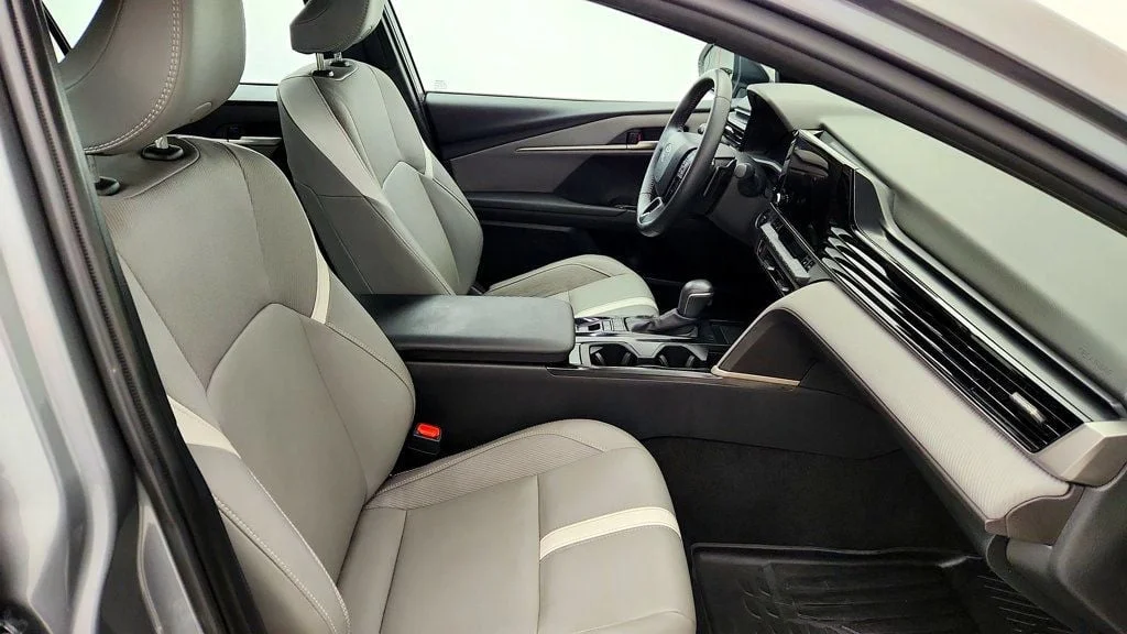 Used 2025 Heavy Metal Toyota SE w/ Power Moonroof, Cold Weather Pkg & Convenience Pkg image 23
