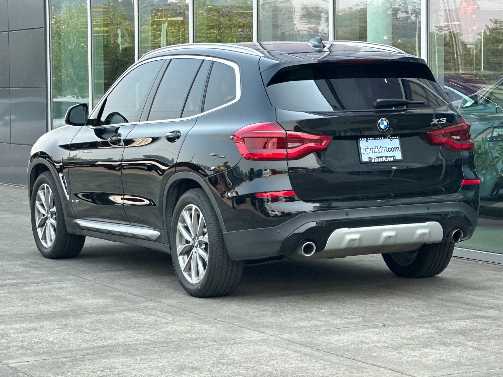 Used 2018 Jet Black BMW xDrive30i image 5
