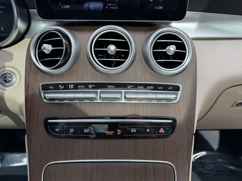Certified Used 2022  Mercedes-Benz GLC 300 image 14