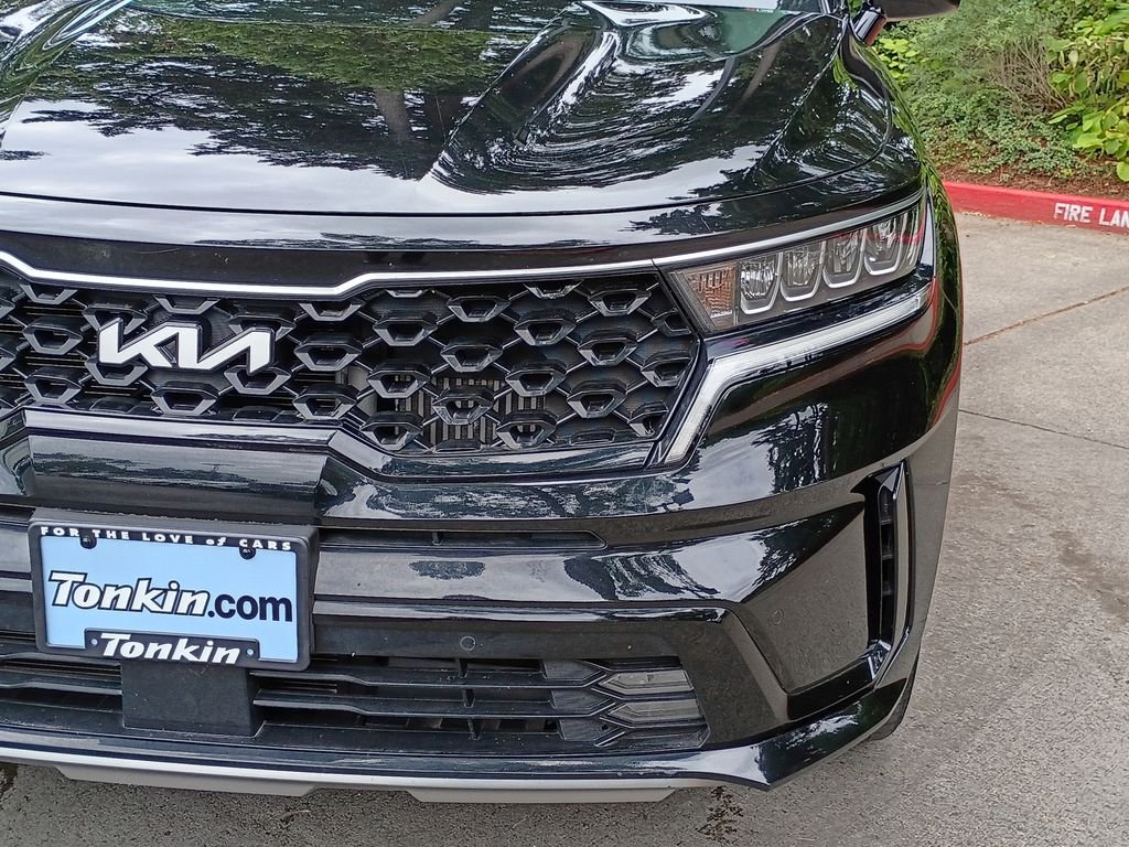 Used 2023 Aurora Black Kia EX image 10
