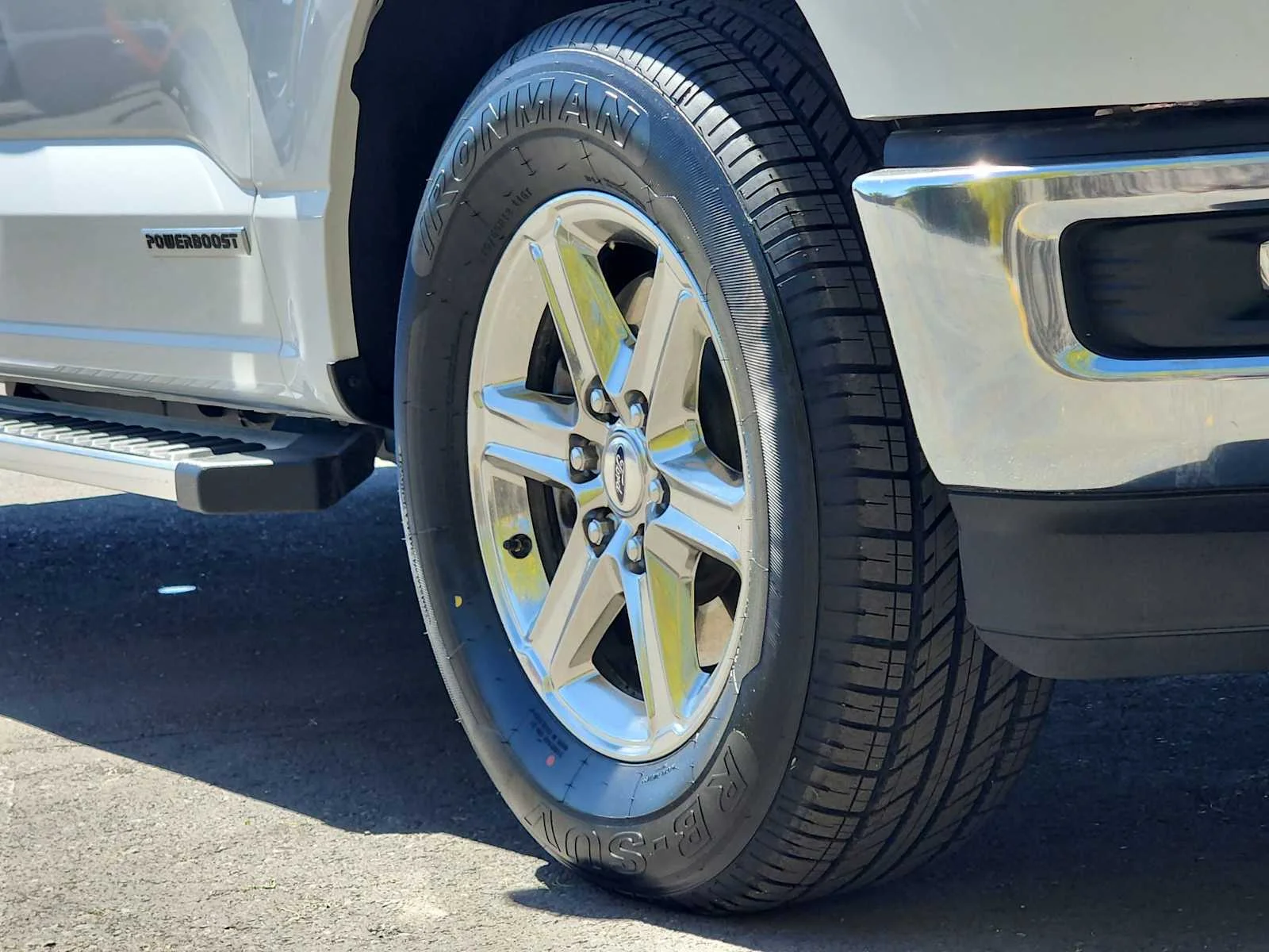 Used 2024 Oxford White Ford XLT image 12