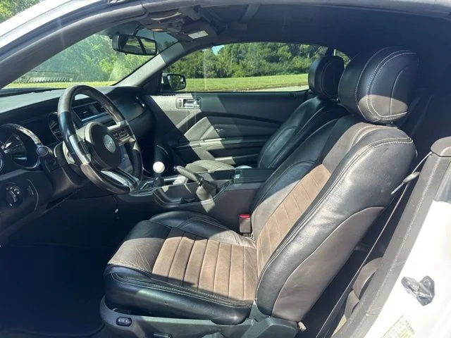 Used 2014 White Ford GT Premium image 13