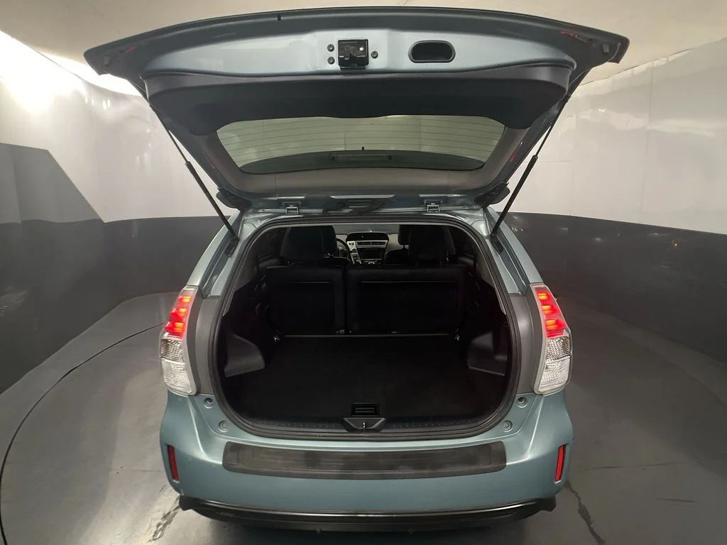 Used 2016 Sea Glass Pearl Toyota Five image 30