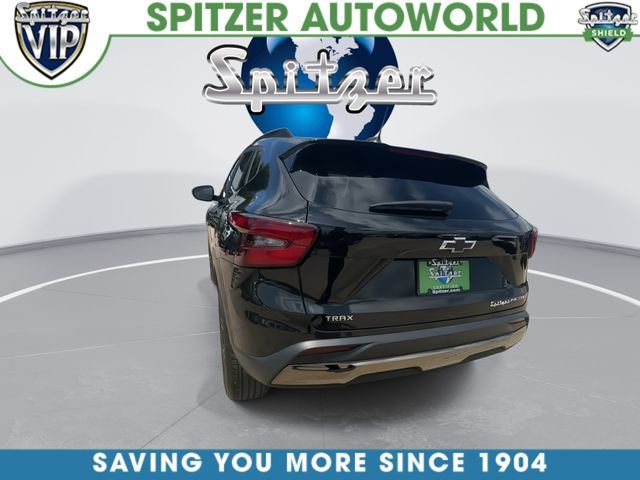 Used 2024 Mosaic Black Metallic Chevrolet ACTIV image 4