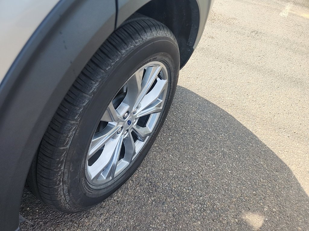 Used 2023 Silver Metallic Ford XLT image 8