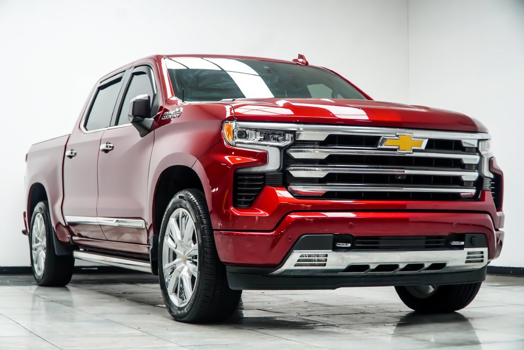 Used 2023 Red Chevrolet High Country image 5