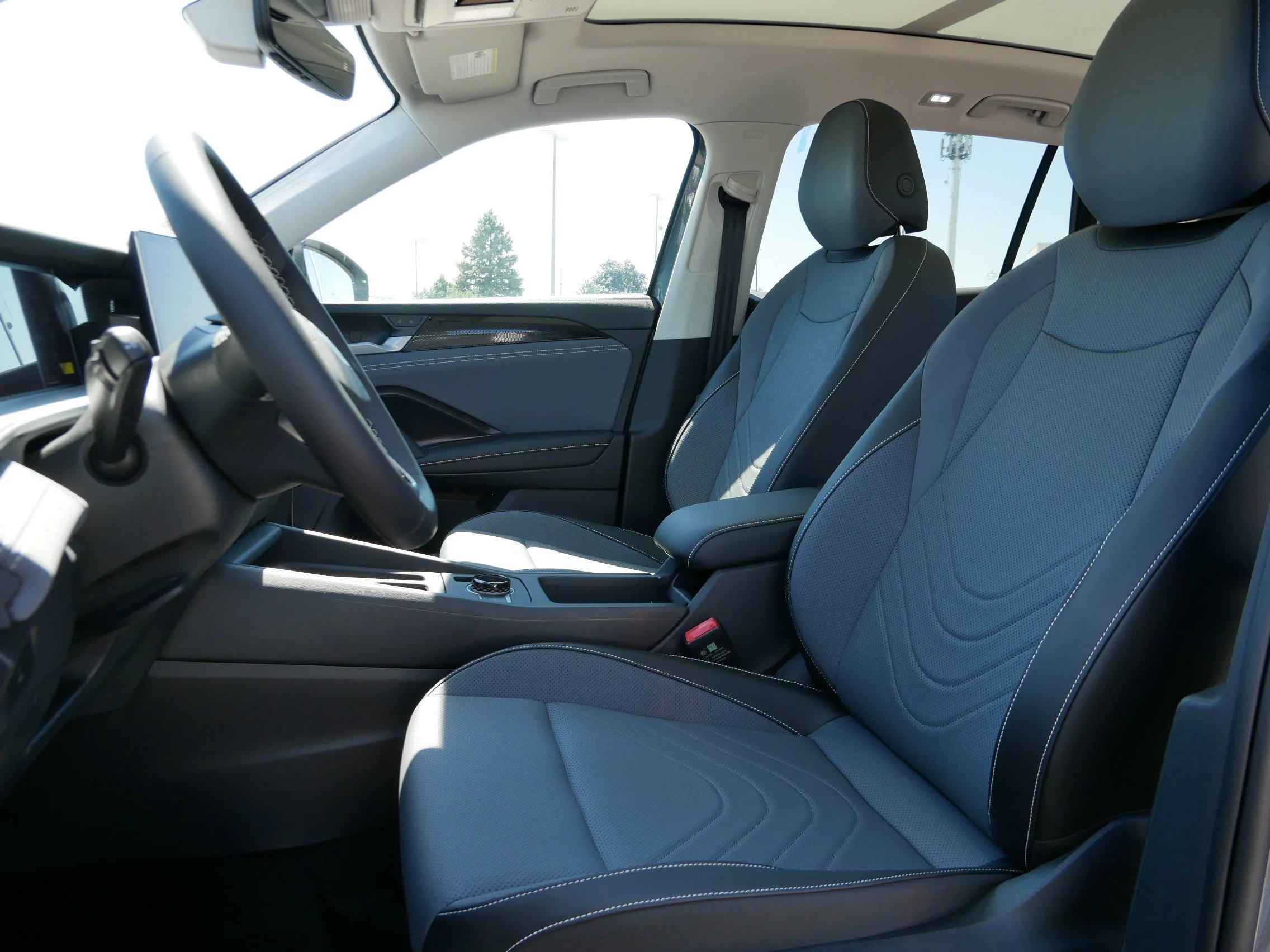 New 2026 Platinum Gray Metallic Volkswagen SE image 4