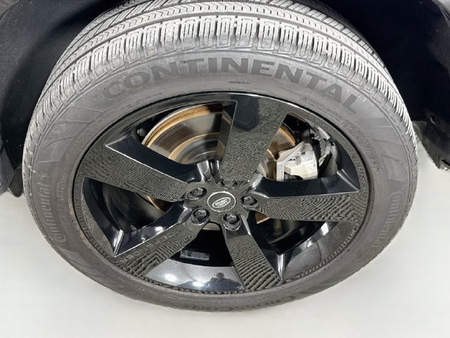 Certified Used 2023 Green Land Rover X-Dynamic SE image 33