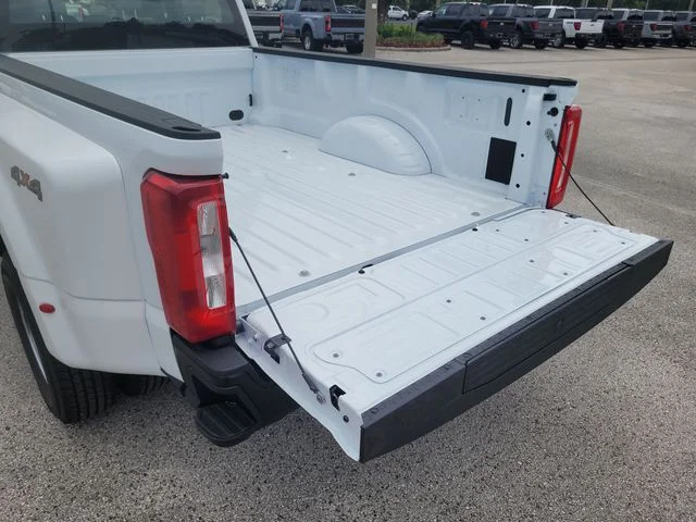 New 2026 Oxford White Ford XL image 11