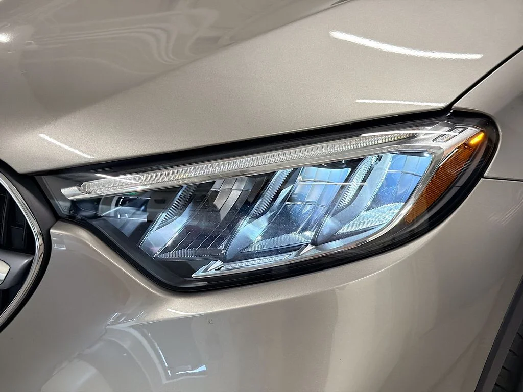 Used 2024 Silver Mercedes-Benz GLC 300 image 33