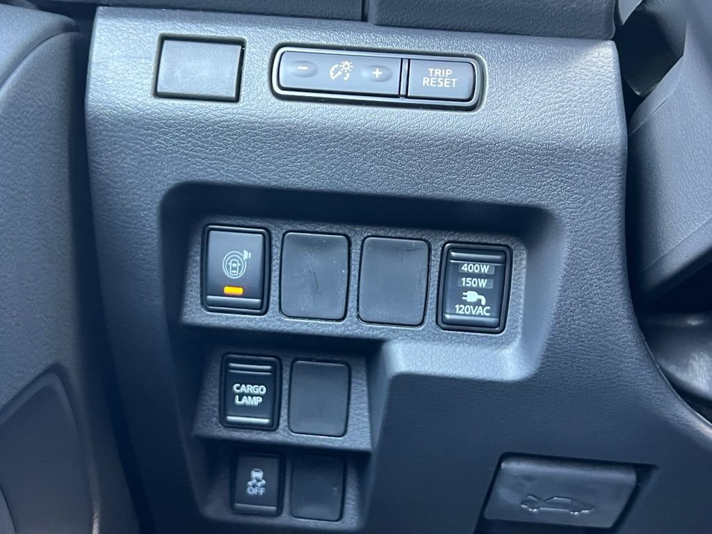 New 2027 Gun Metallic Nissan Crew Cab S image 13