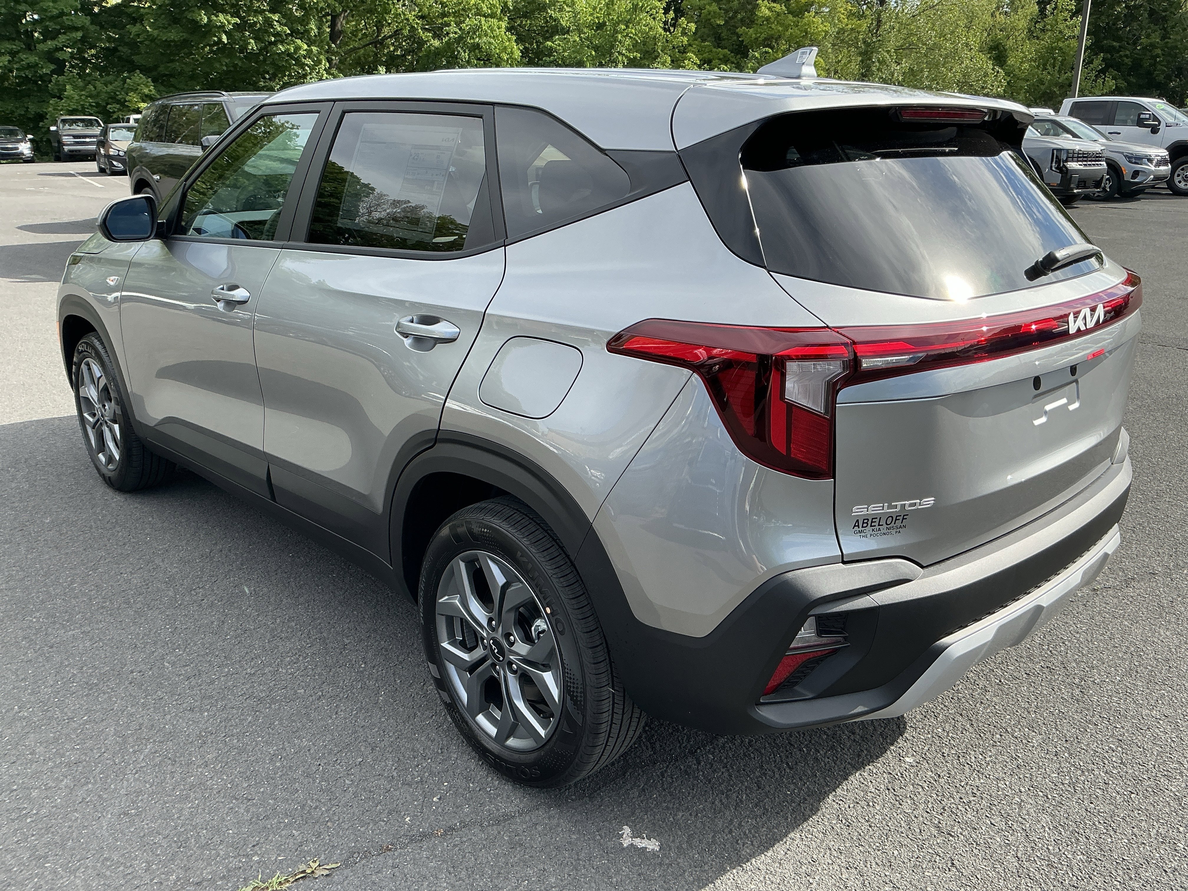 New 2026 Steel Gray Kia LX image 5