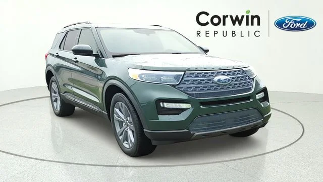 2023 Ford Explorer XLT 4WD's photo