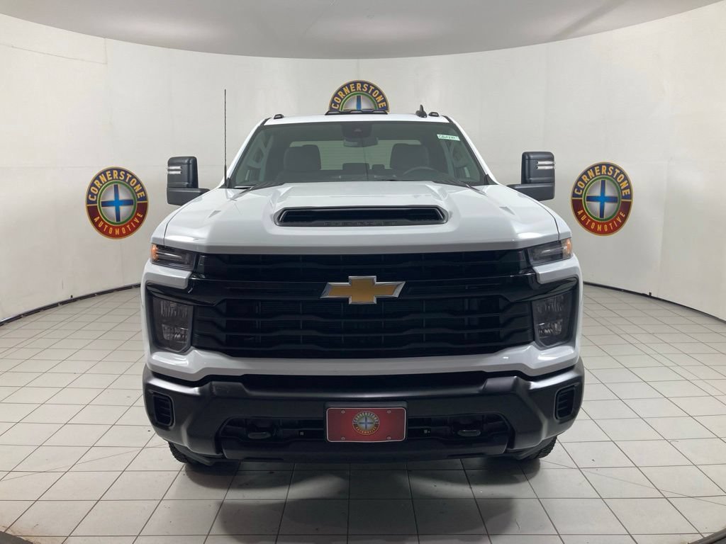 New 2026 Summit White Chevrolet WT image 15