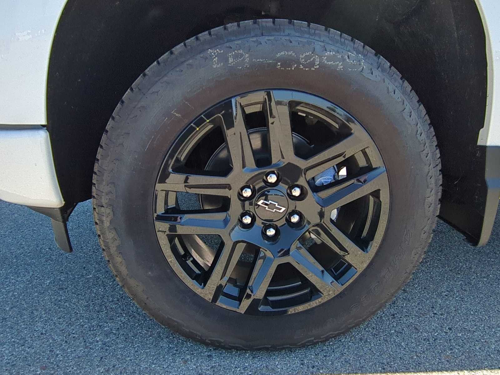 New 2026 Summit White Chevrolet RST image 30