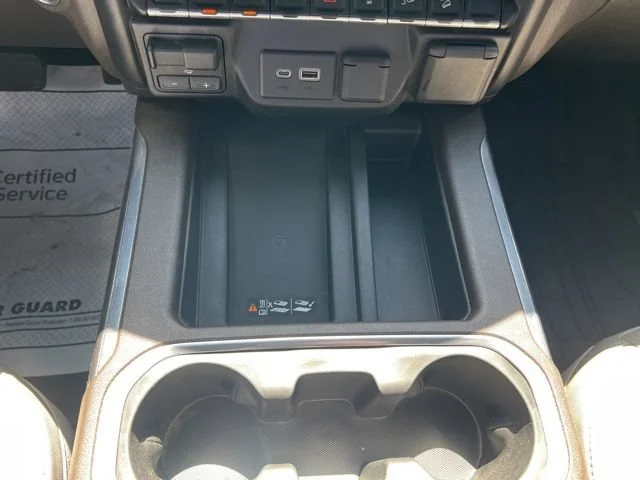 Used 2019 IRIDESCENT PEARL TRICOAT Chevrolet LTZ image 20