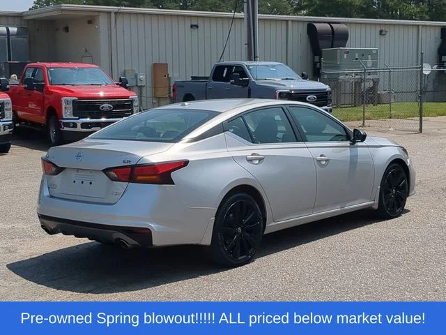 Used 2020 Silver Nissan 2.5 SR image 13