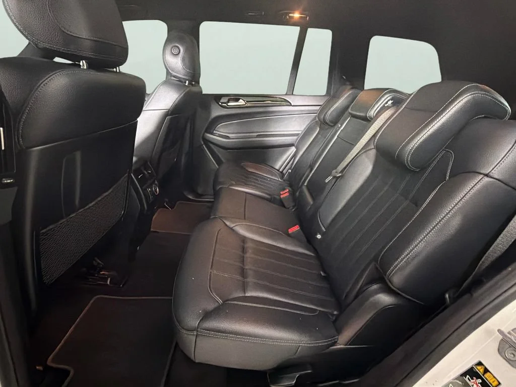 Used 2019 Red Mercedes-Benz 4MATIC® image 28