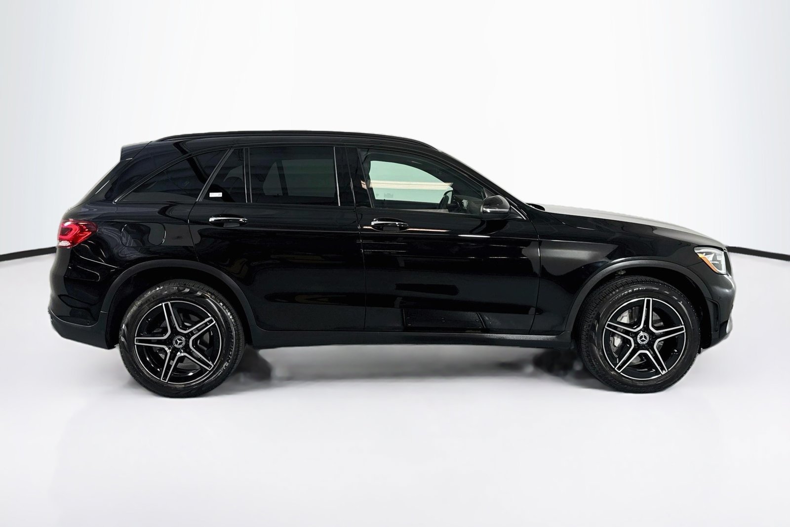 Certified Used 2022 Black Mercedes-Benz GLC 300 image 4
