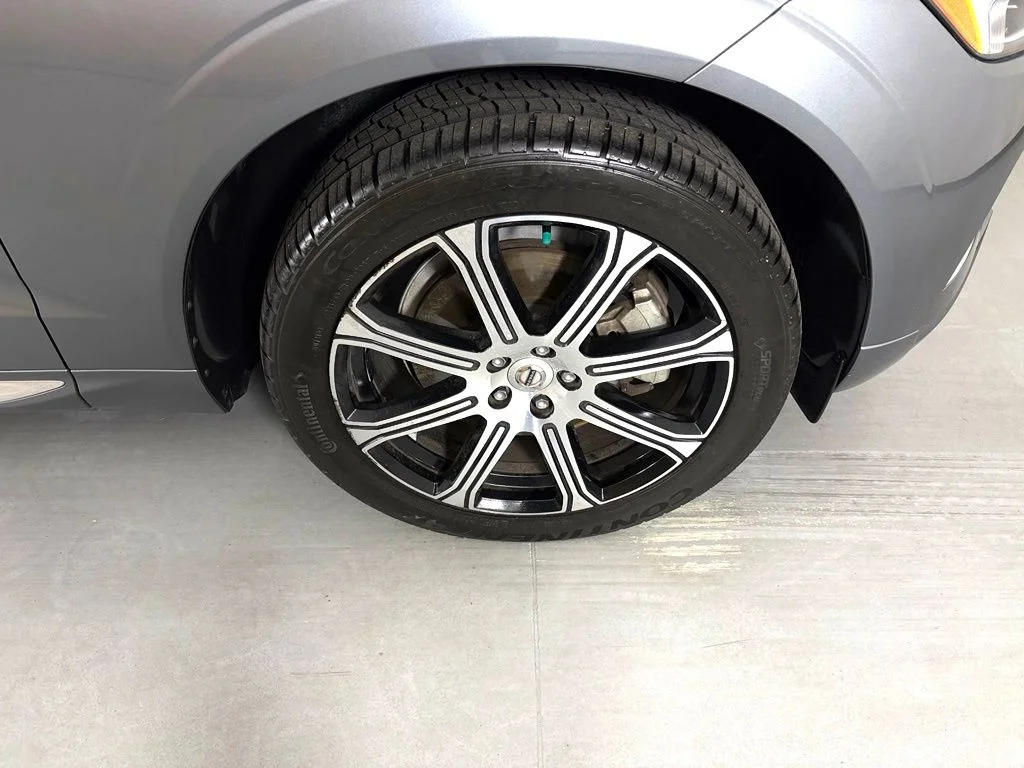 Used 2020 Gray Volvo T6 Inscription image 10