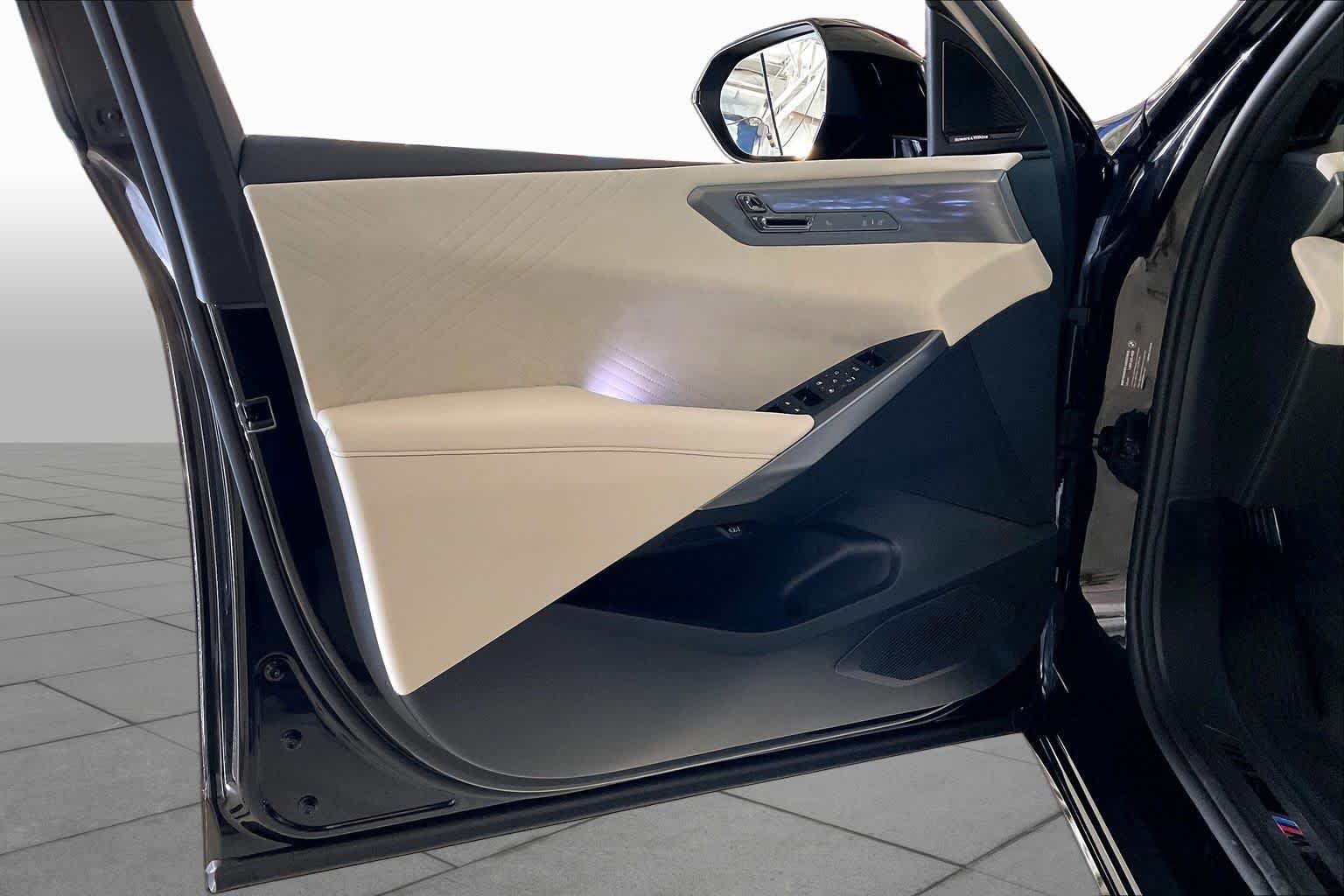 New 2027 Black Sapphire Metallic BMW 40 xDrive image 10