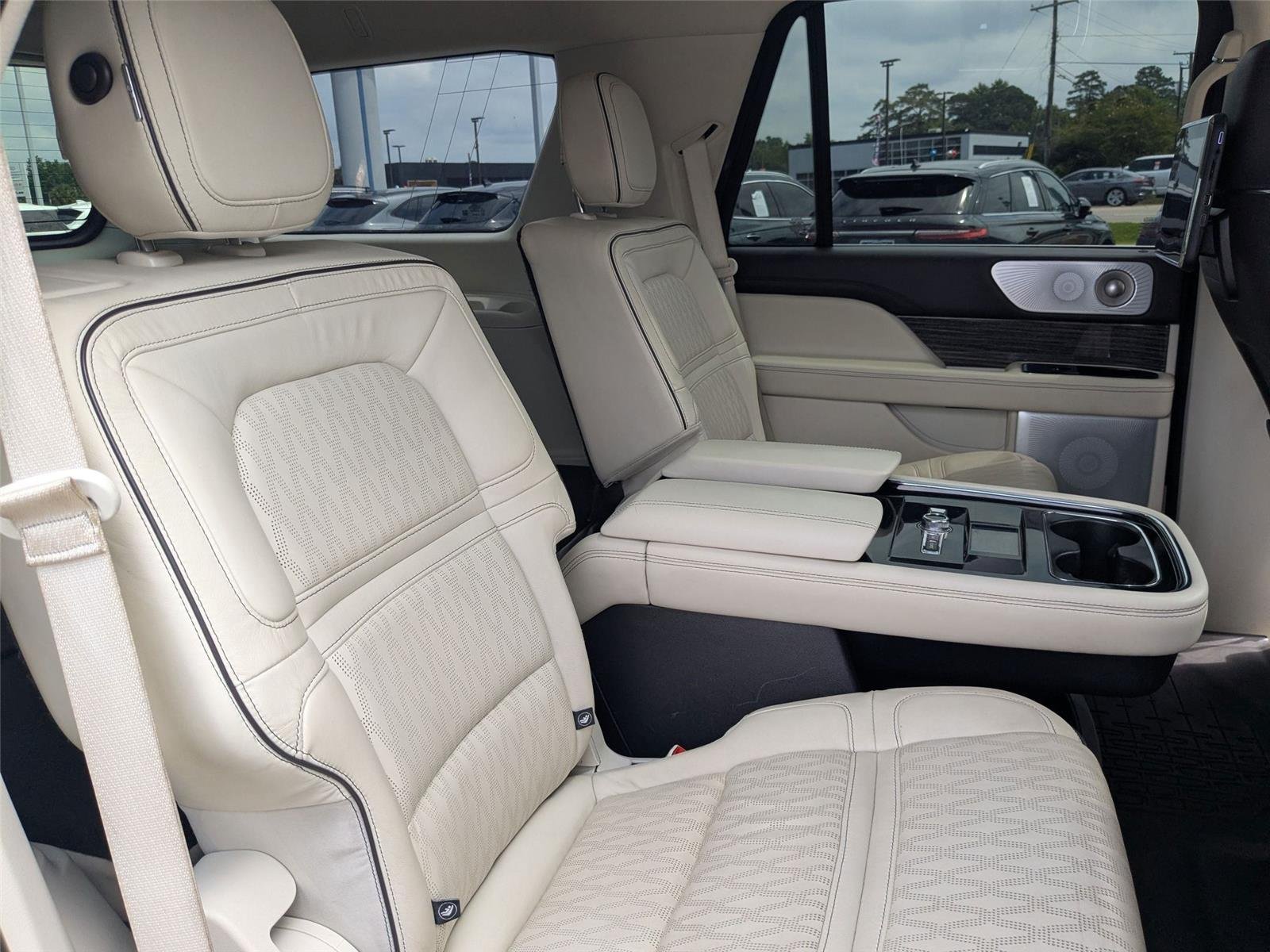 Used 2020 Pristine White Lincoln Black Label image 30