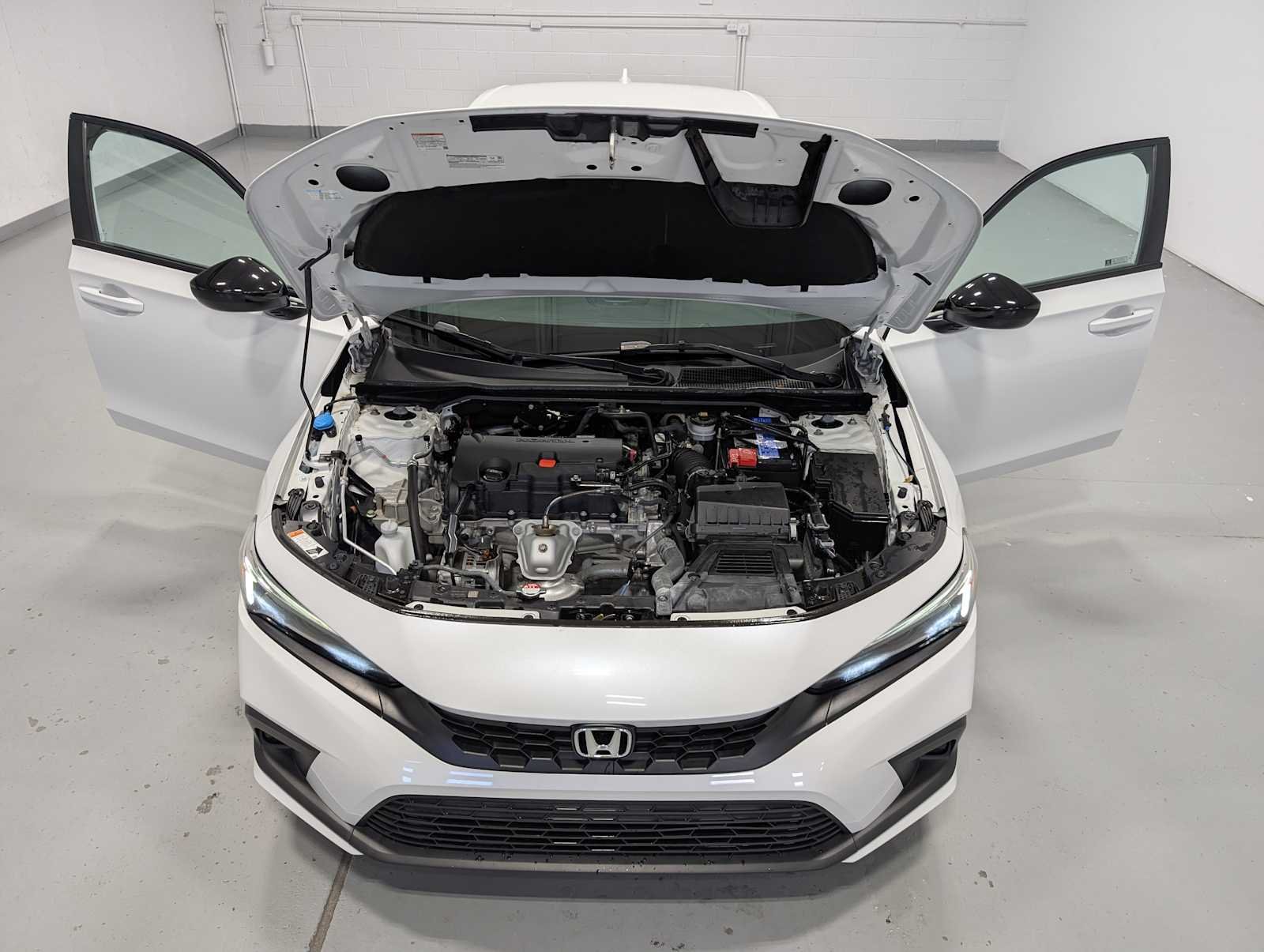 Certified Used 2024 Platinum White Pearl Honda 2.0L SPORT image 13