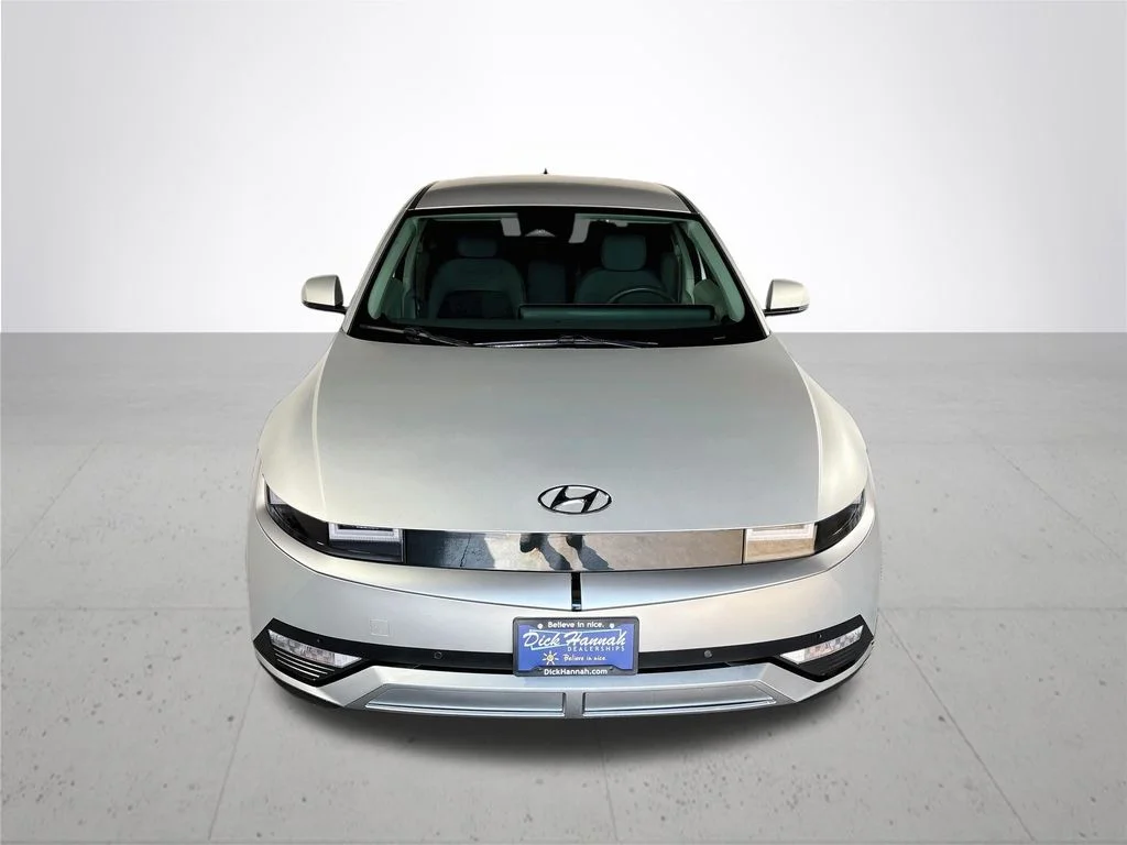 Used 2024 Gold Hyundai SEL image 3