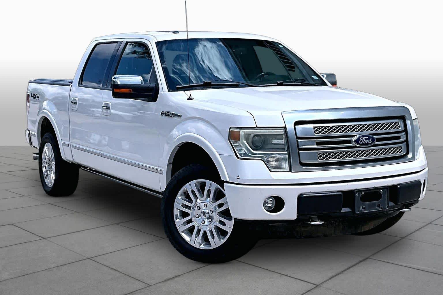 Used 2014 White Platinum Metallic Tri-Coat Ford Platinum image 2
