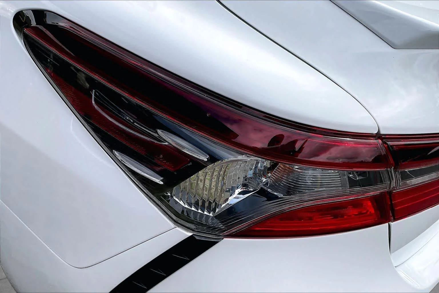 Used 2024 Ice Cap Toyota SE image 28