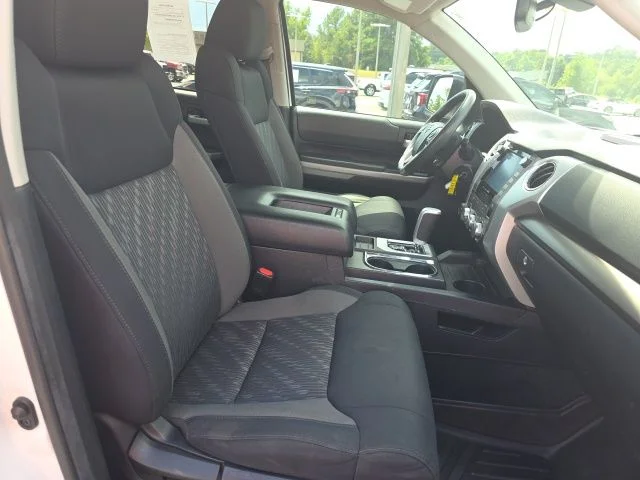 Used 2020 White Toyota SR5 image 13